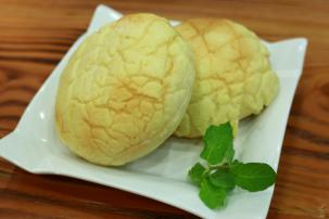 菠萝冰淇淋面包